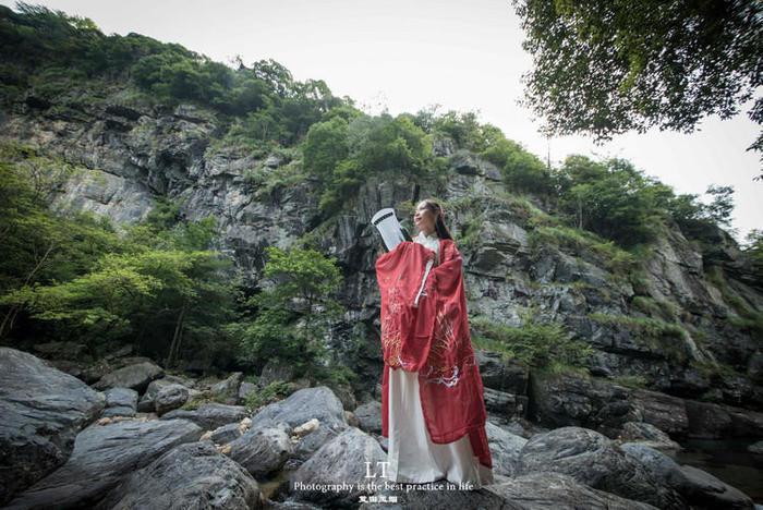 记者：波鸿关注24岁日本边卫桥冈大树，但认为球员冬窗价格太高