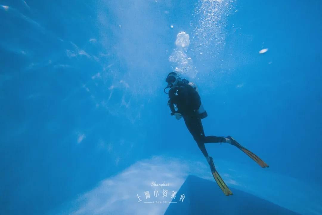 逃离野兽洞