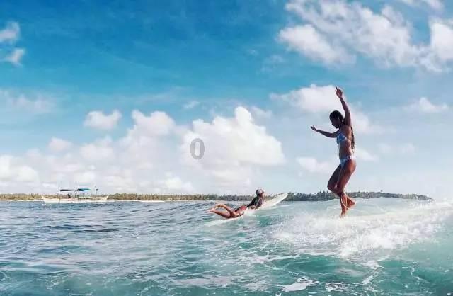 杨幂穿“老头背心”拍写真，被指动作不优雅，你怎么看？游戏画面