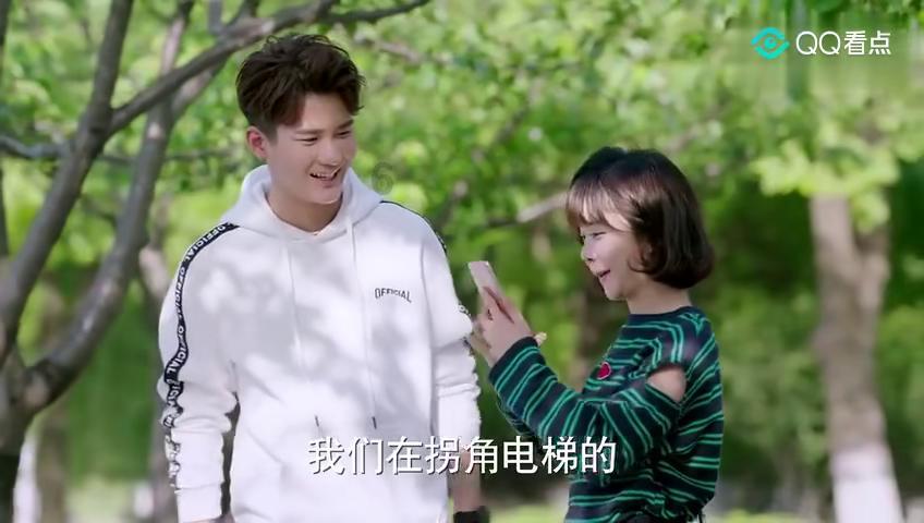 2位幸运的陕西男人，他们都娶了“跳水皇后”，太幸福了