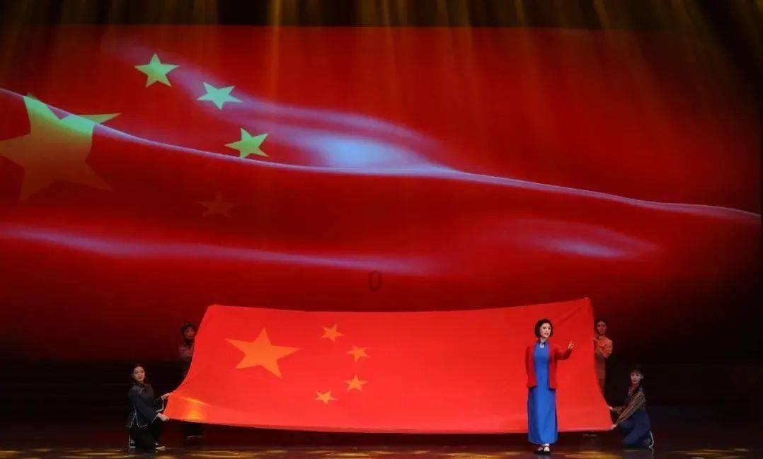 吴宣仪过河拆桥,割粉丝韭菜,营造富婆人设,这就是女爱豆?