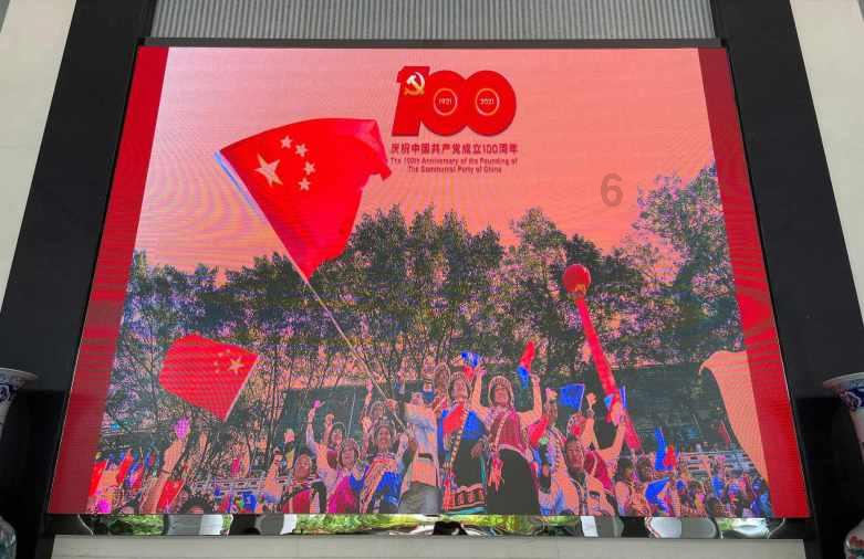 晚安 | 生活只不过是不断地给人一些机会，好让人能活下去