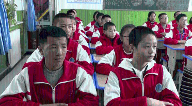 可爱猴子装扮