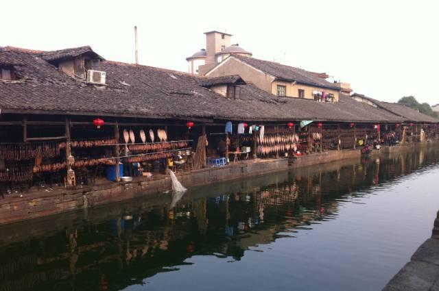 胳膊上长红痘痘是怎么回事？游戏画面