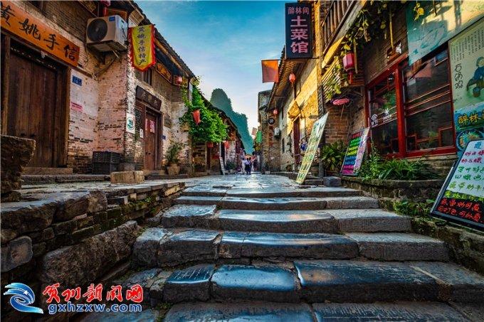 男人离异带孩，生活穷困潦倒，特别艰辛，找个过分担苦日子的女人，因为两个人过苦日子总比单身好？