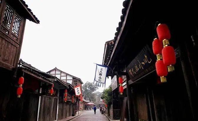游本昌因《繁花》再度爆红：演员的职责是演绎人生，而非追逐名利