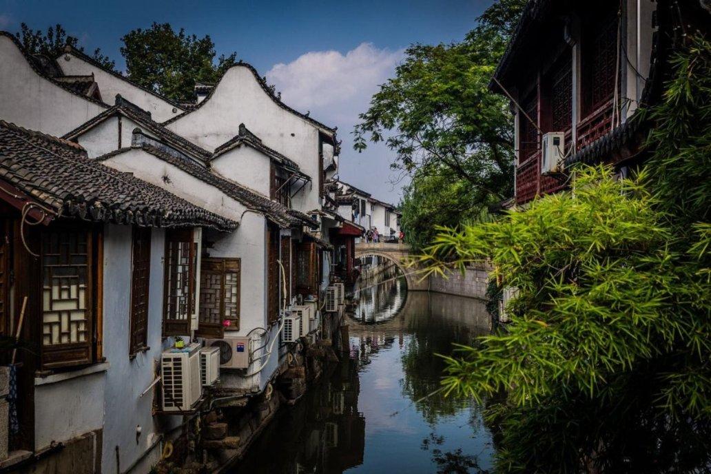逃离荒凉之地